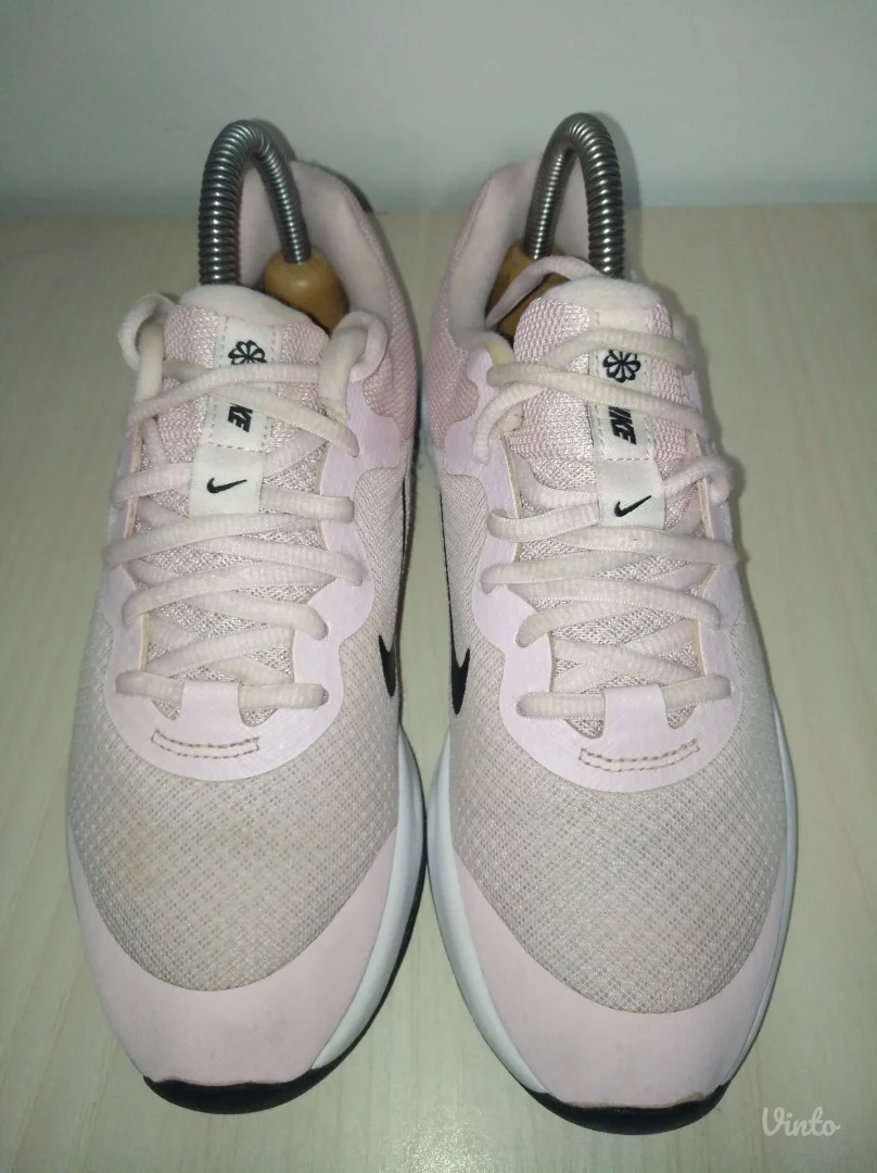 Nike patike Revolution 6 broj 37,5 ( 23,5) ORIGINAL