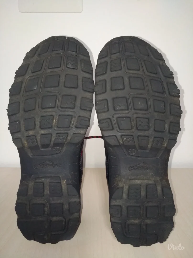 Quechua zenske cipele za planinarenje br 39 ( 25 cm)