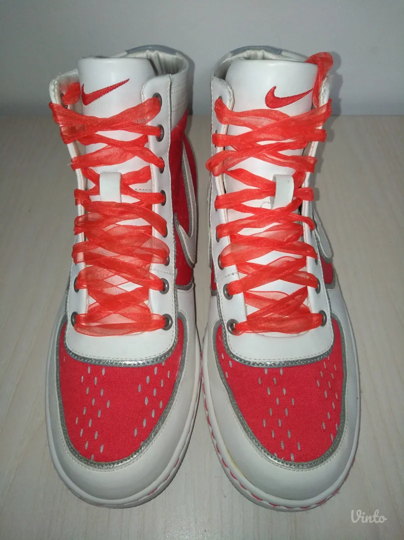 Nike zenske duboke patike broj 39