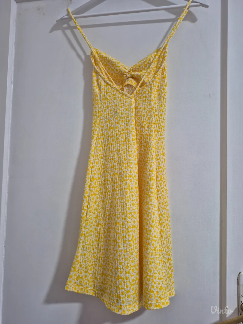 Bershka žuta cvetna haljina