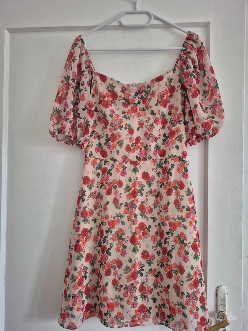 Kao nova cvetna mesh haljina