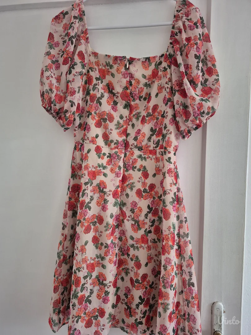 Kao nova cvetna mesh haljina