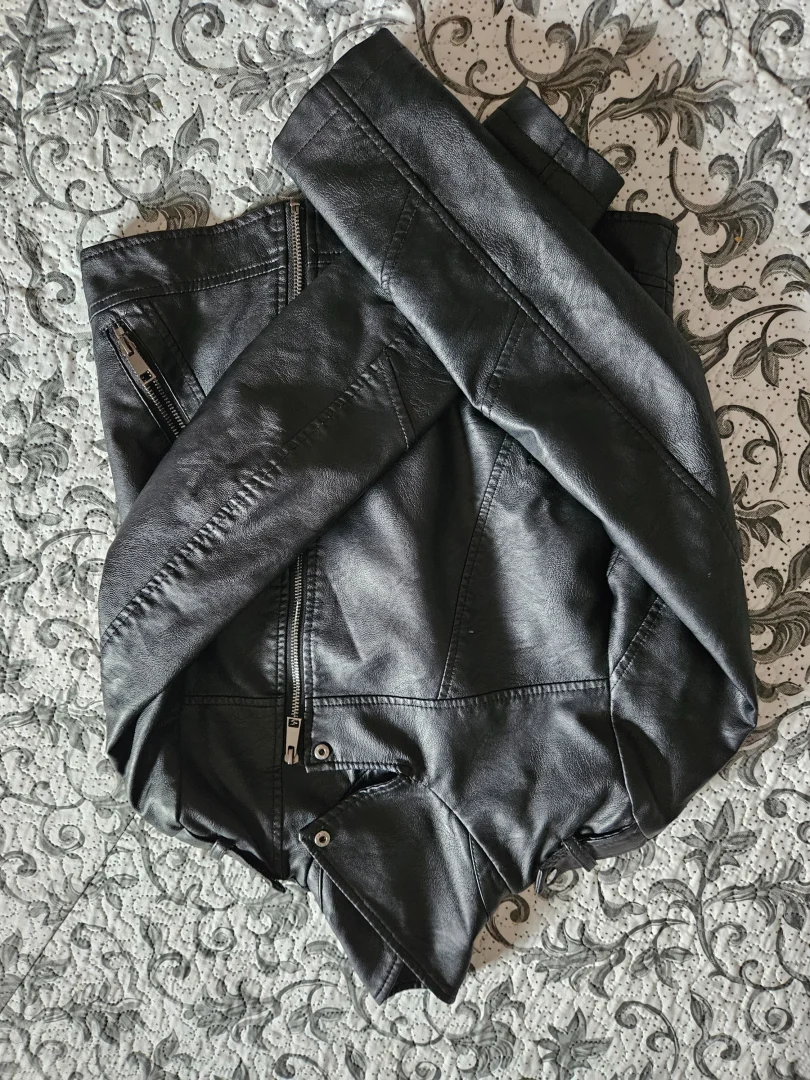 Rezerved kozna jakna