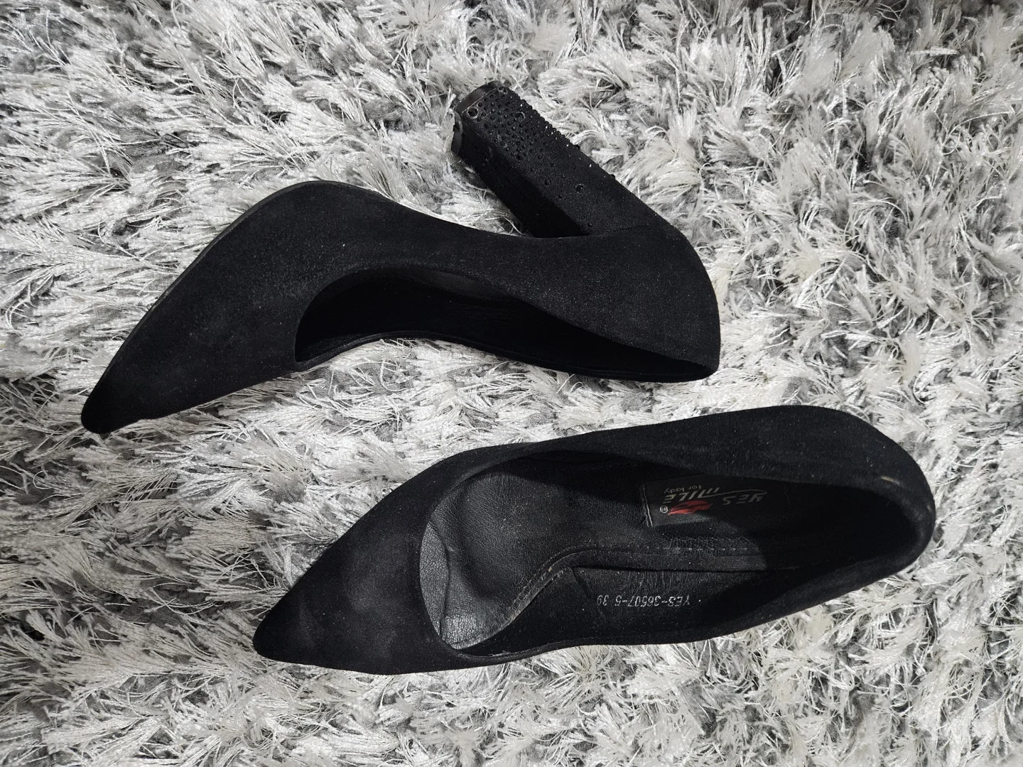 Crne cipele na štiklu