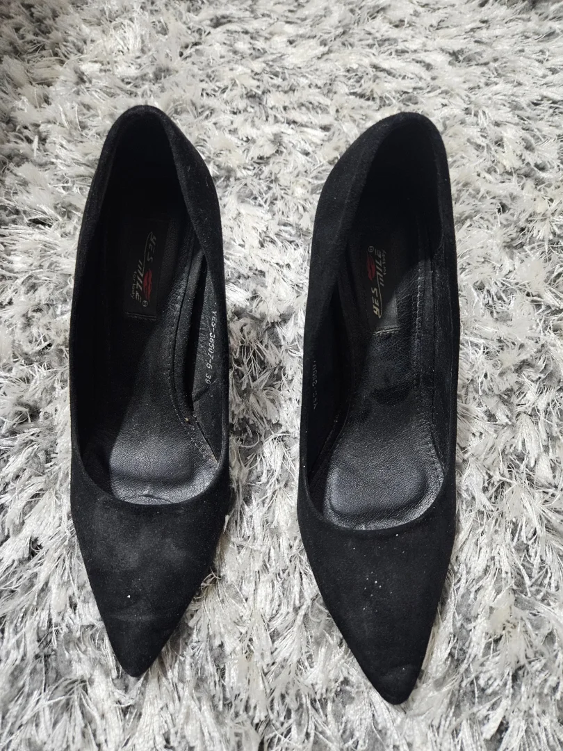 Crne cipele na štiklu