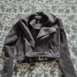 Bershka jakna