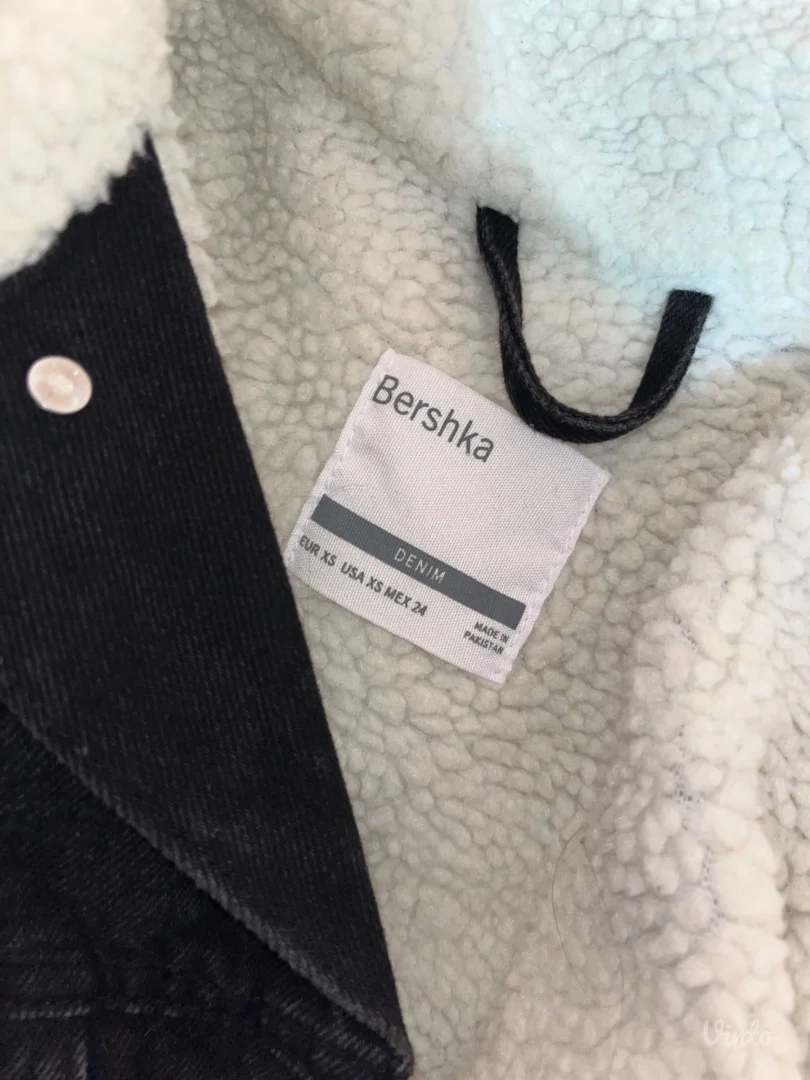 Bershka jaknica
