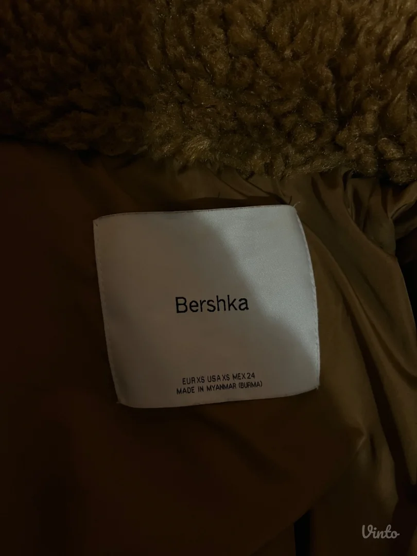 Bershka bundica xs