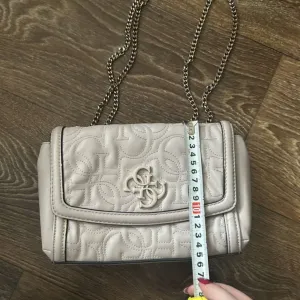 Guess original torbica