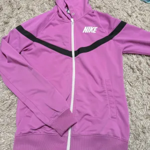 Nike trenerka-gornji deo