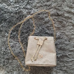 Kiko Milano torbica (nova)