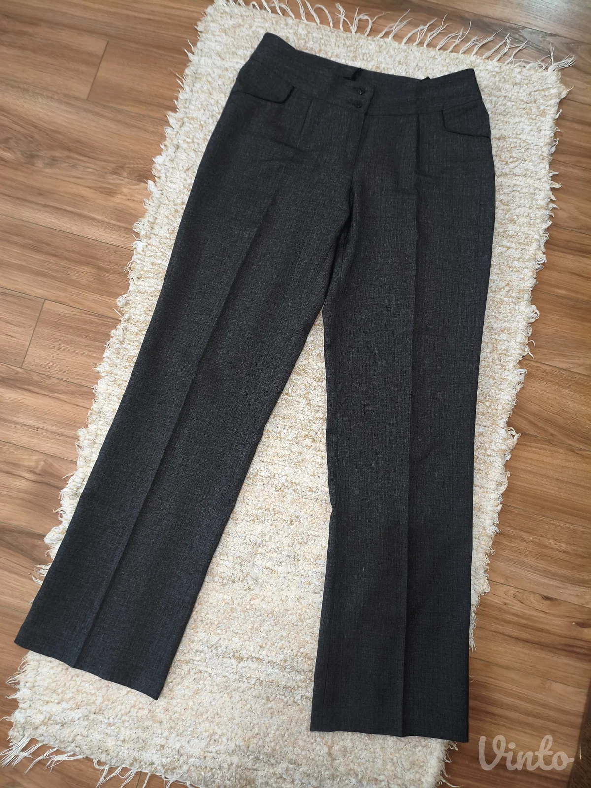 Pantalone na ivicu