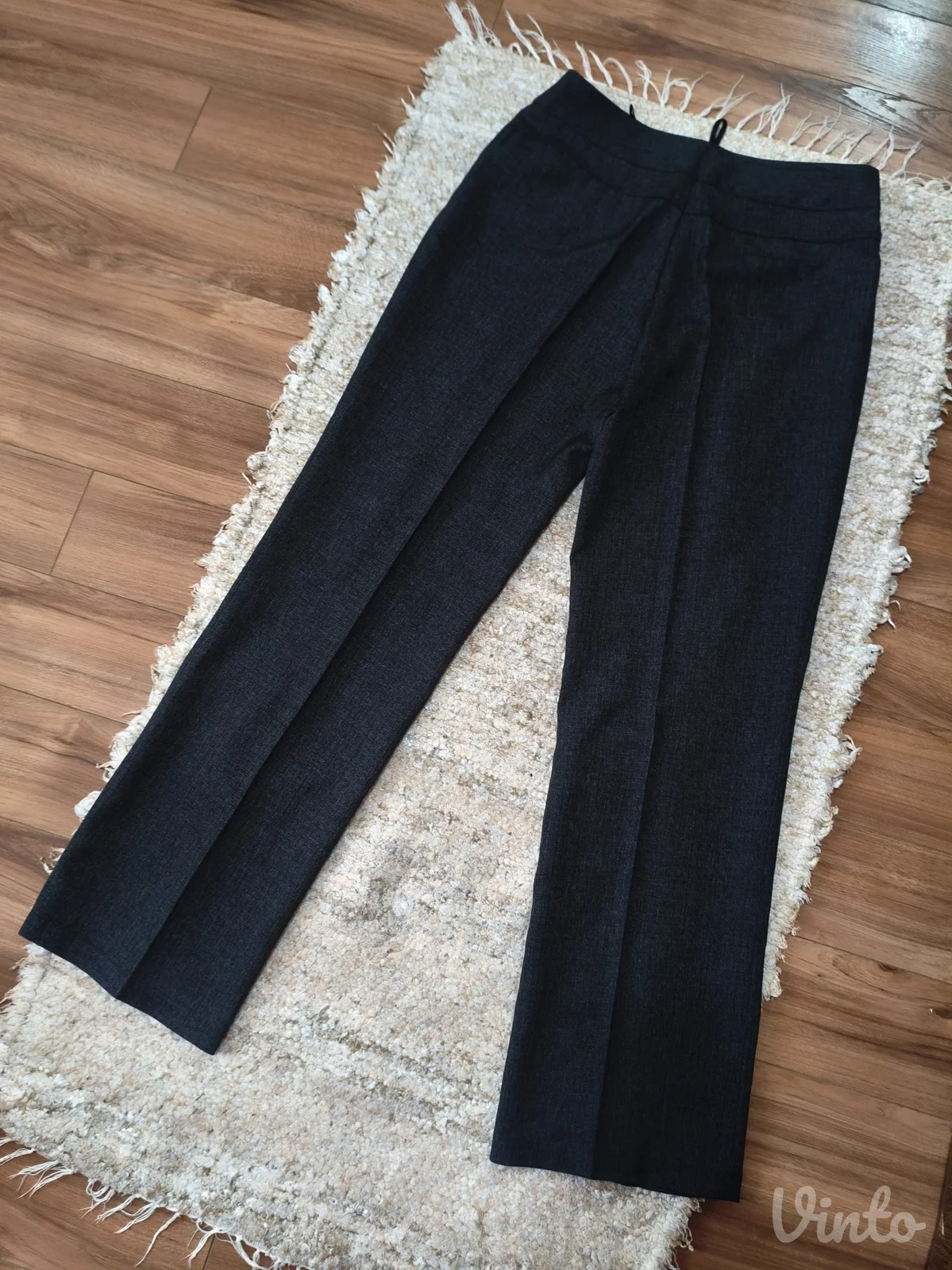 Pantalone na ivicu
