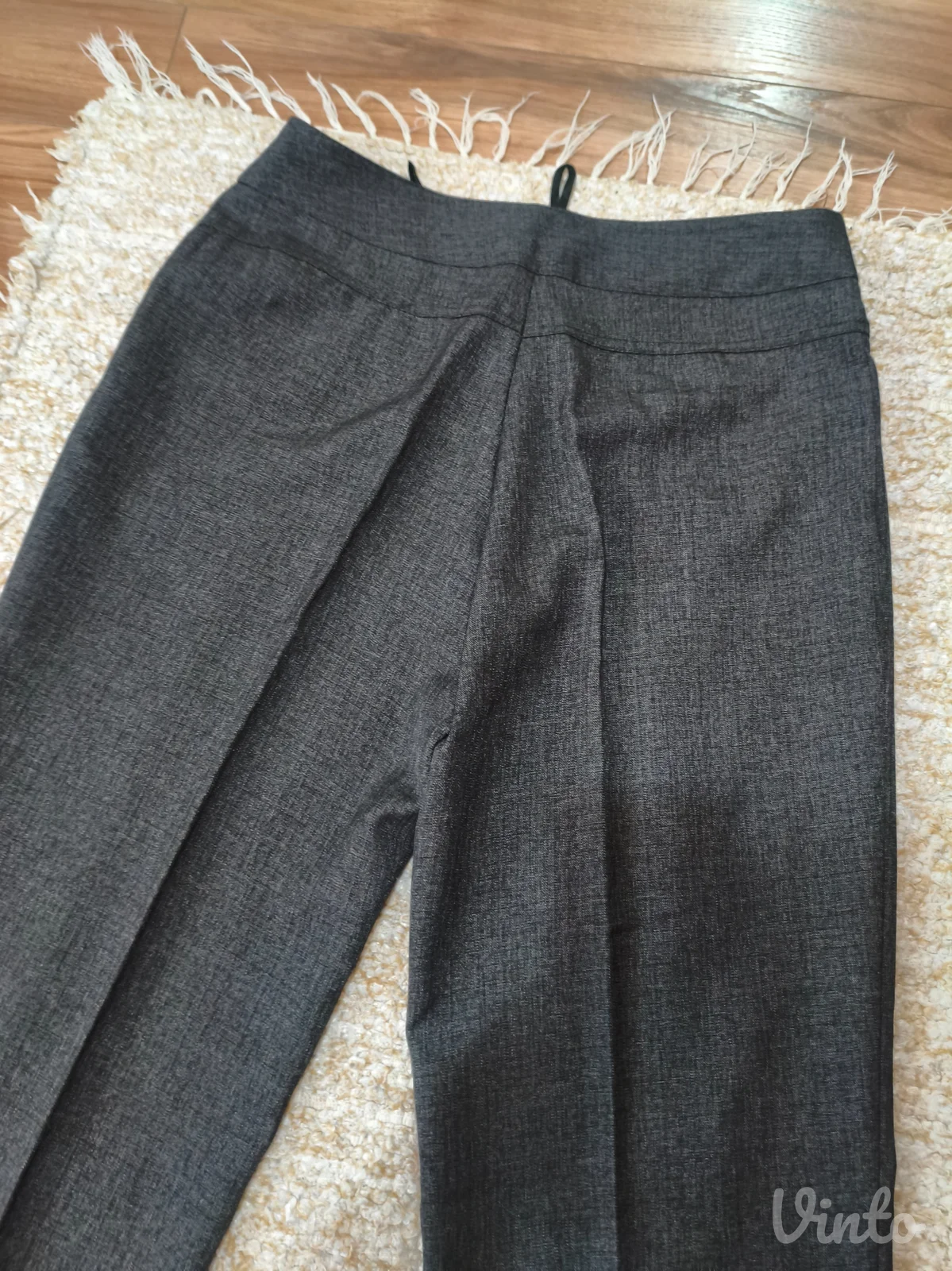Pantalone na ivicu