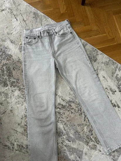 Zara nove sive farmerke