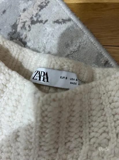 Zara nov bež kraći džemper