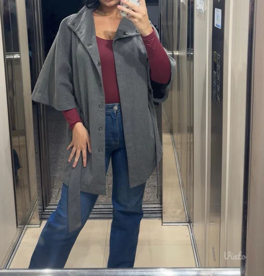 H&M sivi kratki kaput/pončo