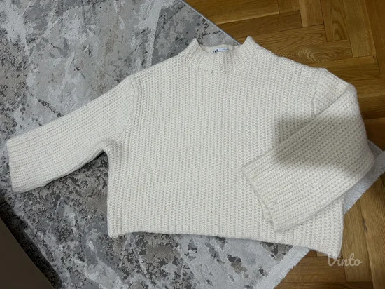 Zara nov bež kraći džemper