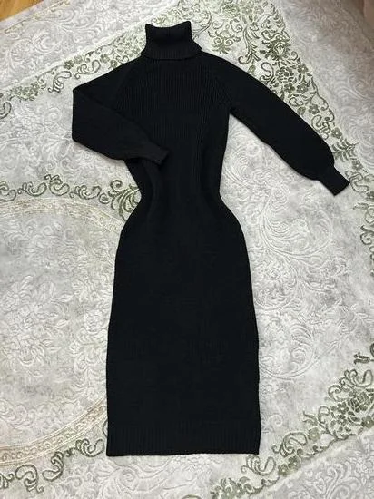 Crna trikotazna haljina/rolka