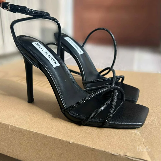 Nove Steve Madden sandale