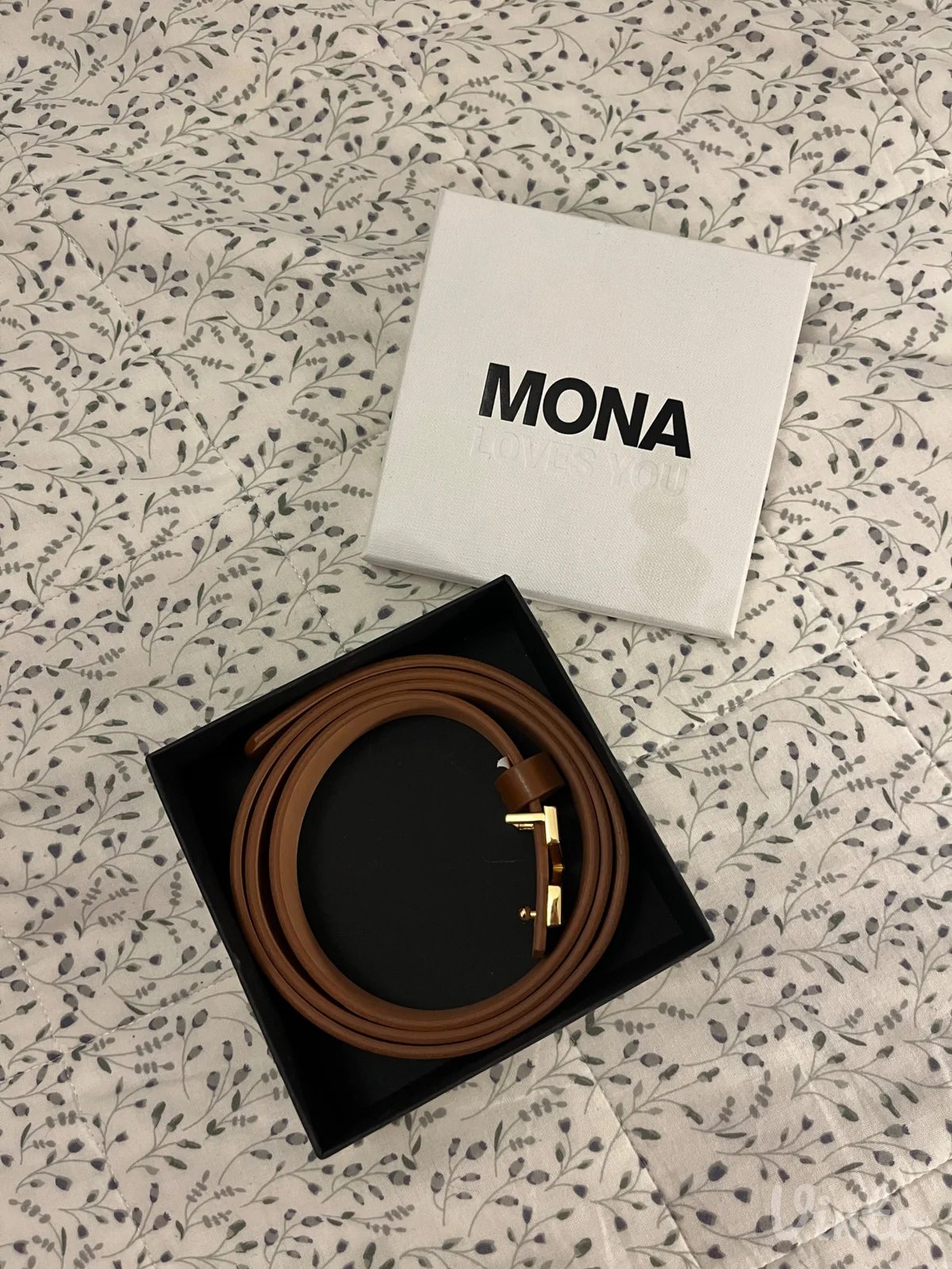 Nov Mona kais