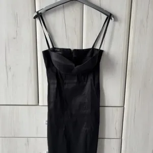 Stefan Šabić crna haljina