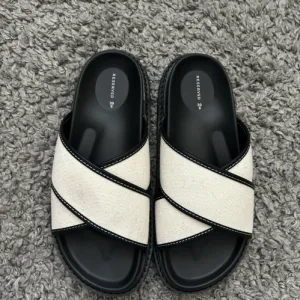 reserved papuce 39 broj