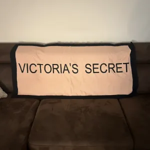 Victoria secret peskir za plazu