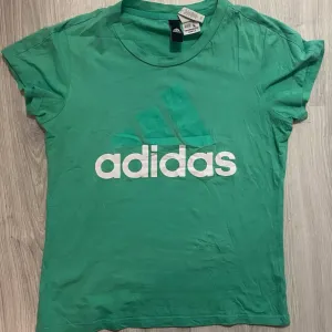 Adidas zenska majica