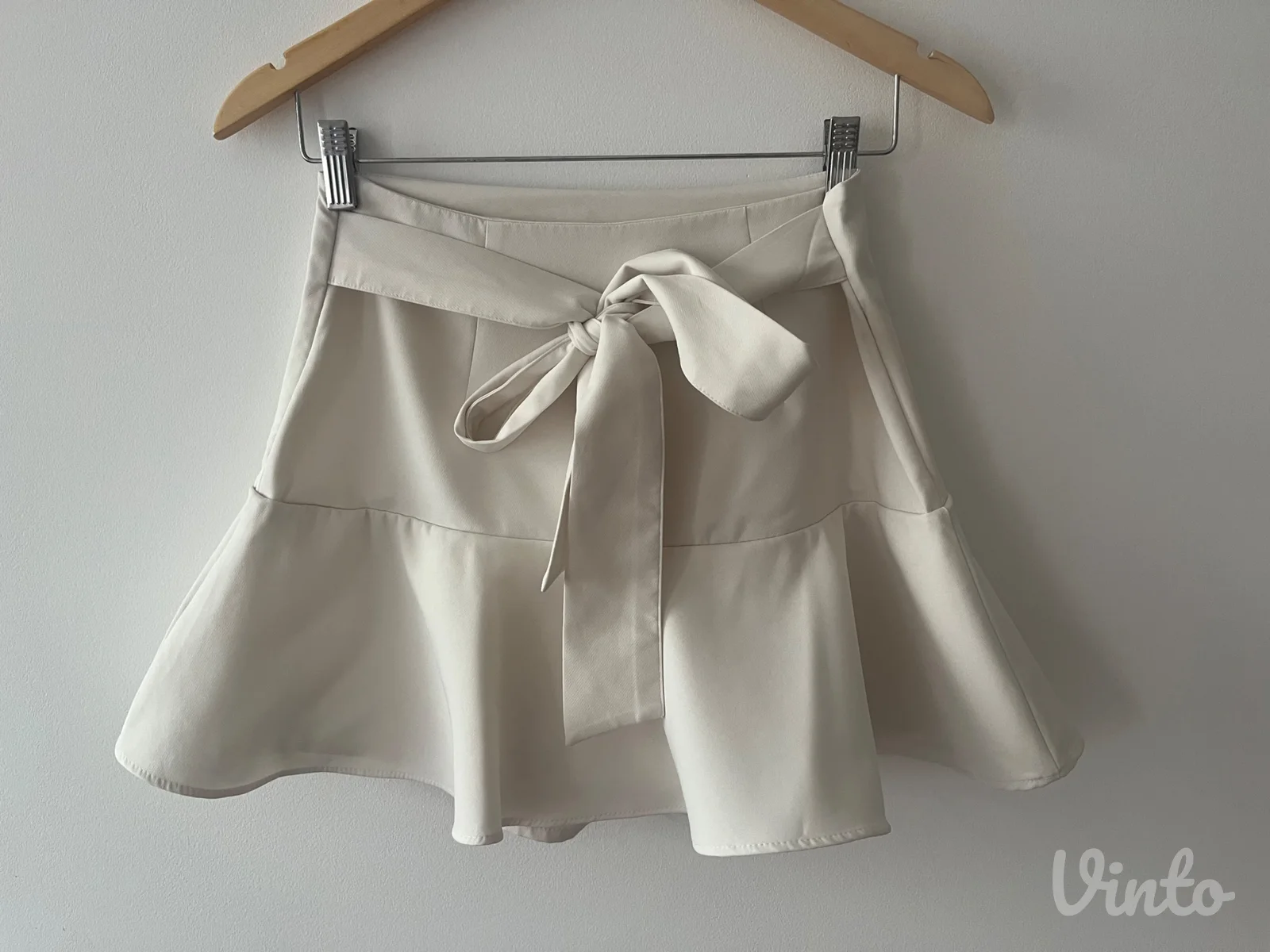 Zara bela suknjica