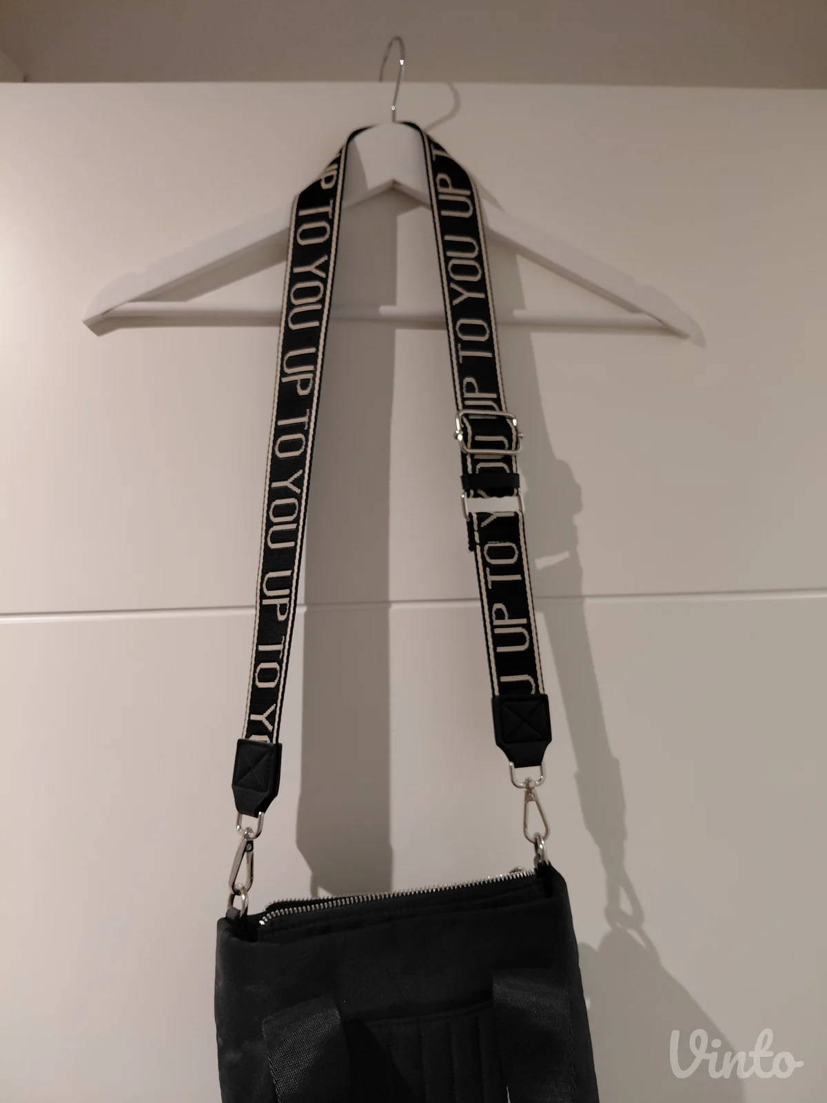 Zara crna torbica