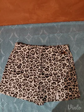 Sinsay skort sa etiketom