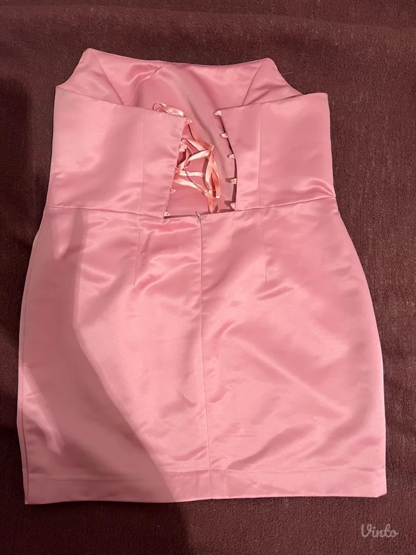 Haljina od brokata lila boja