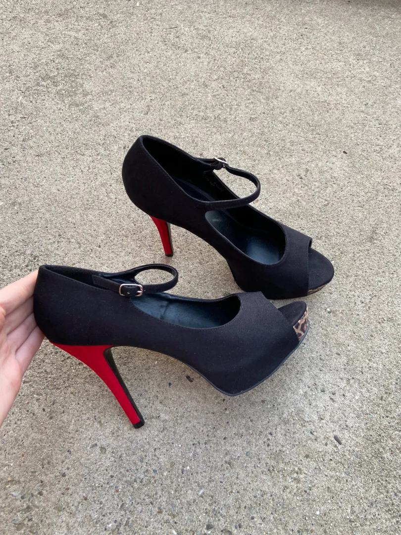 Cipele sa crvenom štiklom broj 40