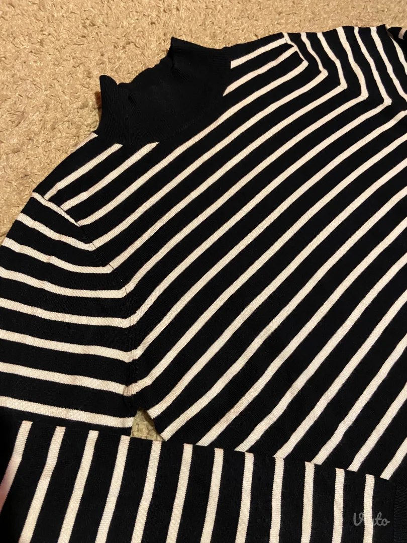 Nov Sfera teget džemper L