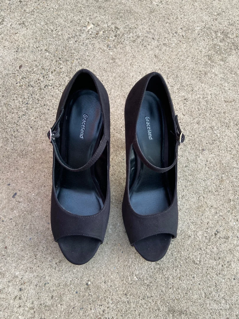 Cipele sa crvenom štiklom broj 40