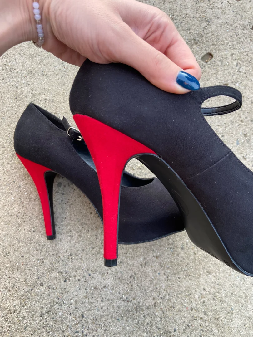 Cipele sa crvenom štiklom broj 40