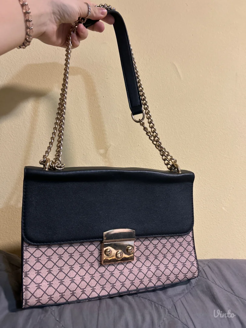 Očuvana ženska torbica