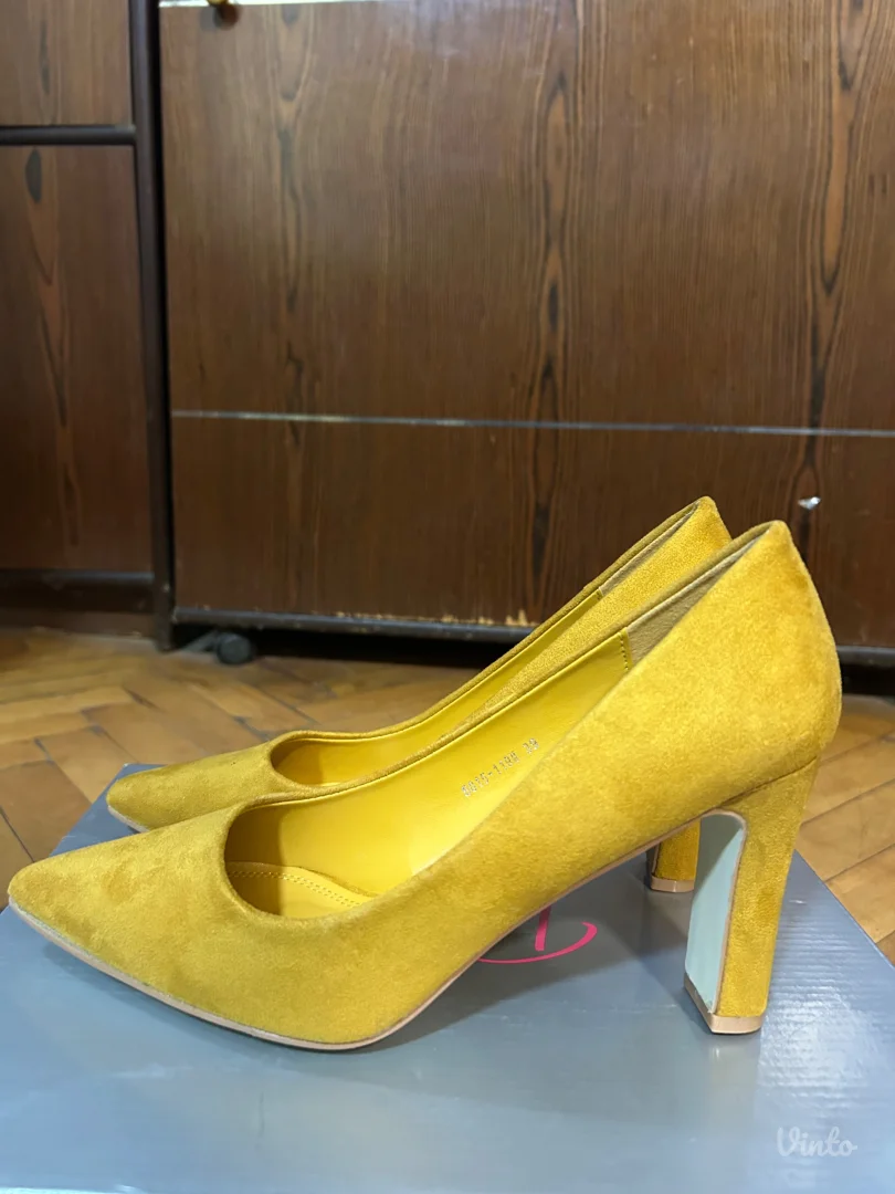 Small Swan žute salonke