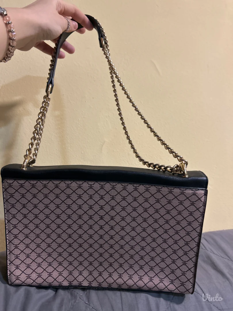 Očuvana ženska torbica