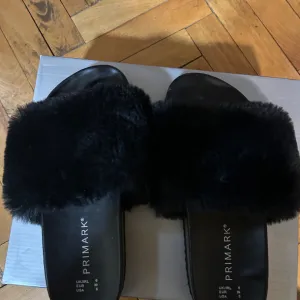 Primark papuče sa krznom