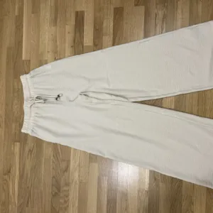 Sinsay siroke pantalone