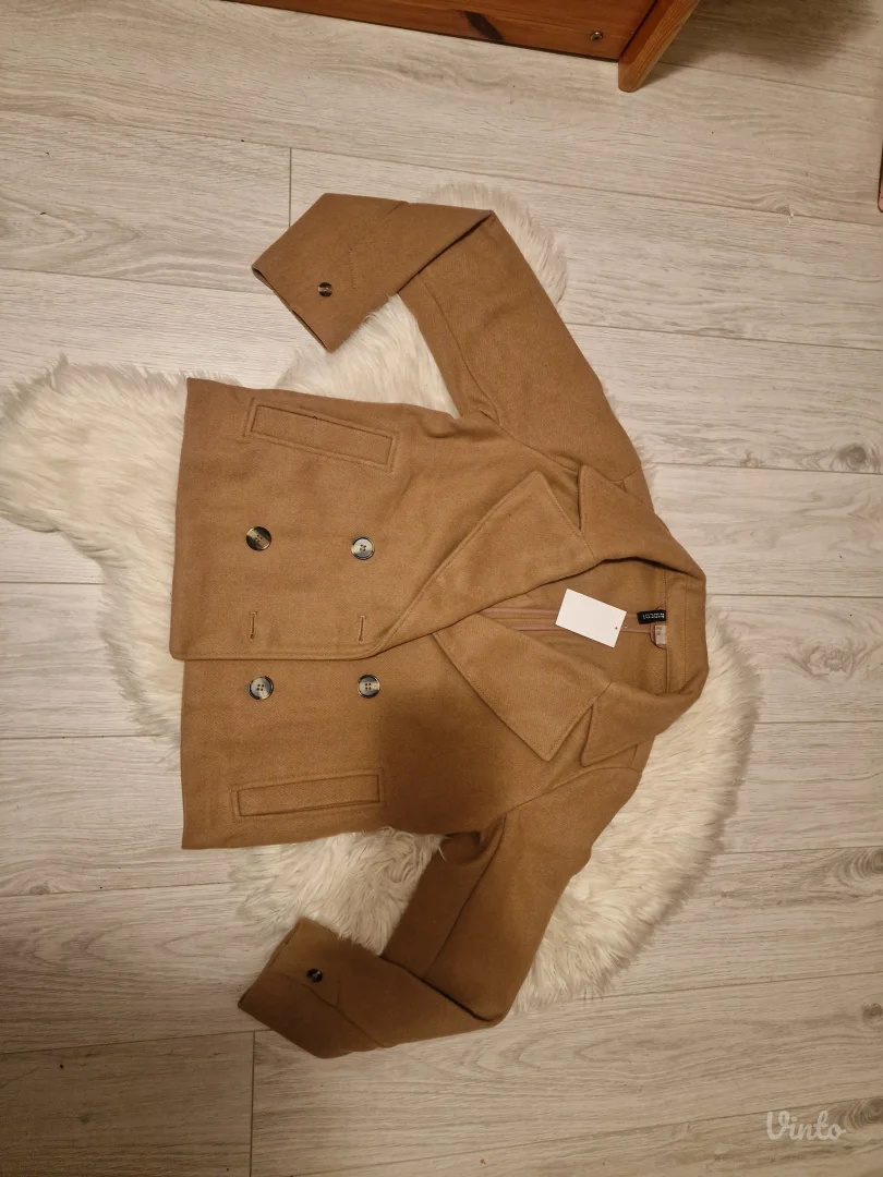 H&M kaput sa etiketom