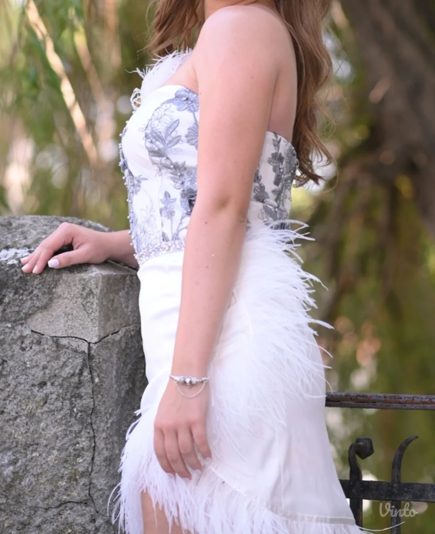 Unikatna haljina sa perjem