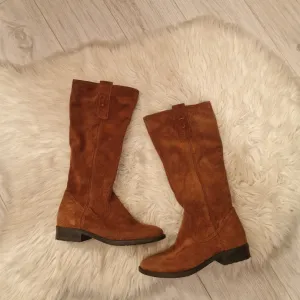 Tamaris kožne čizme