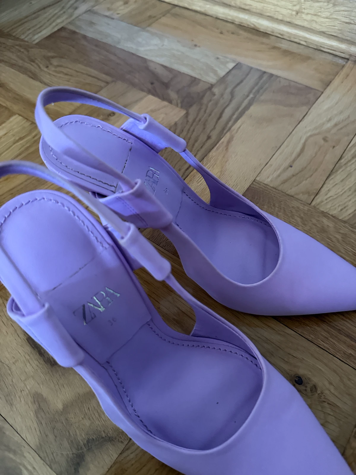 ZARA stikle- broj 36