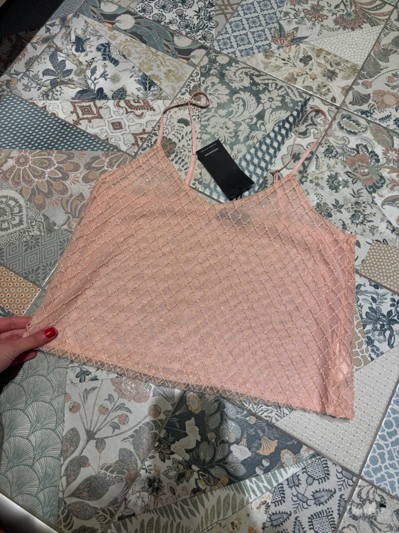 Reserved top sa sljokicama