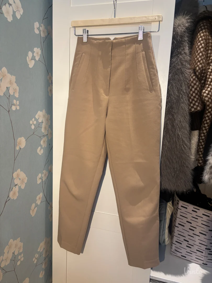 Zara pantalone