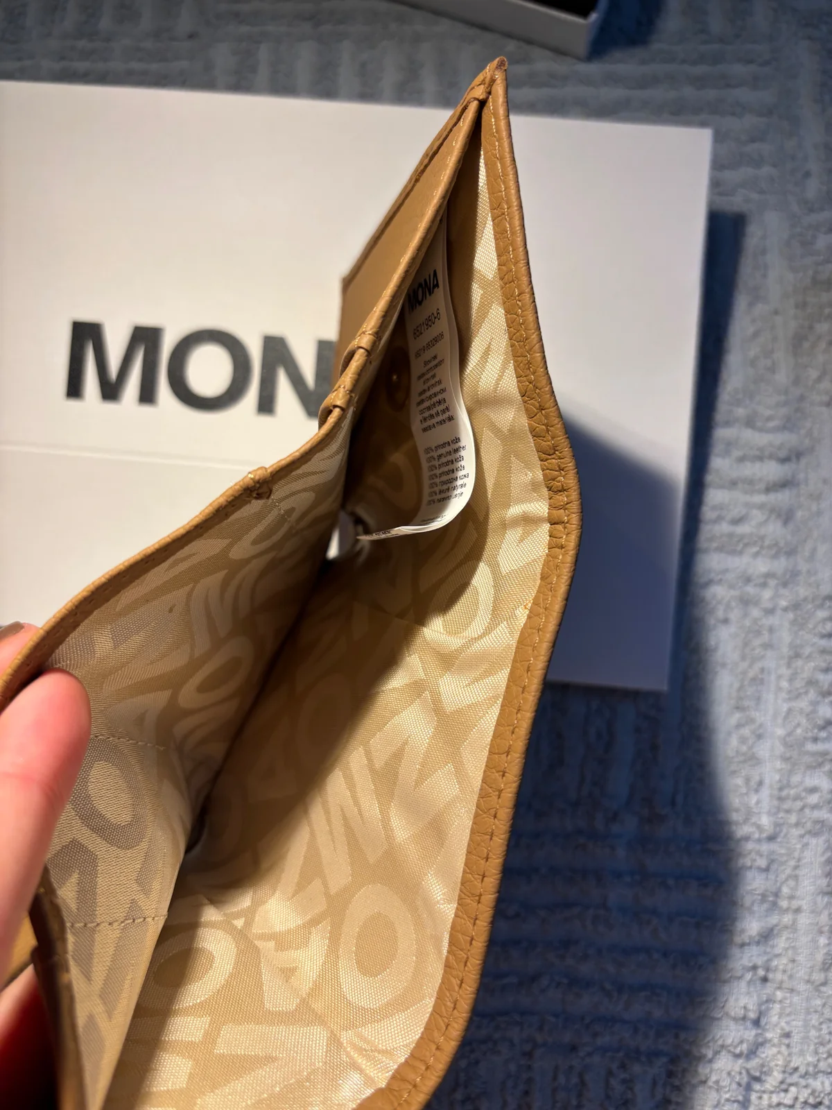 Mona novcanik