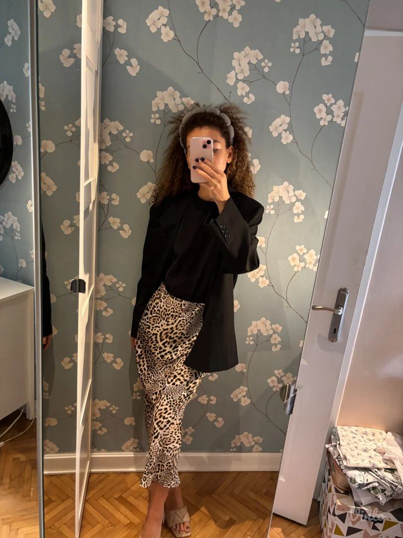 Zara satenska suknja